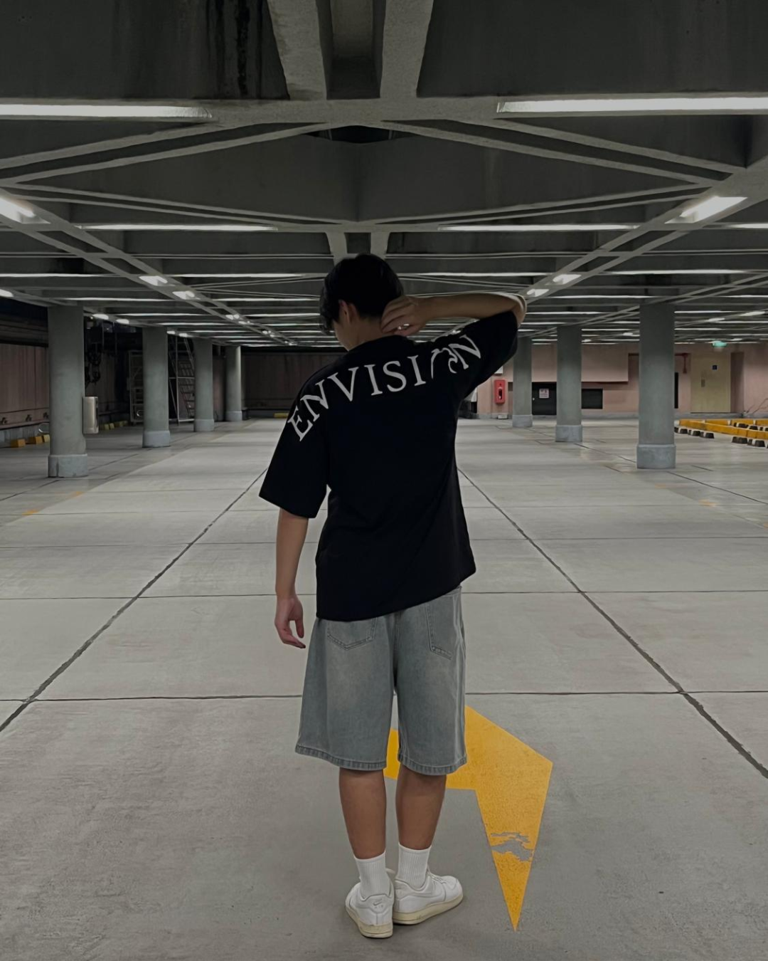 ENVISION Oversized Logo Tee